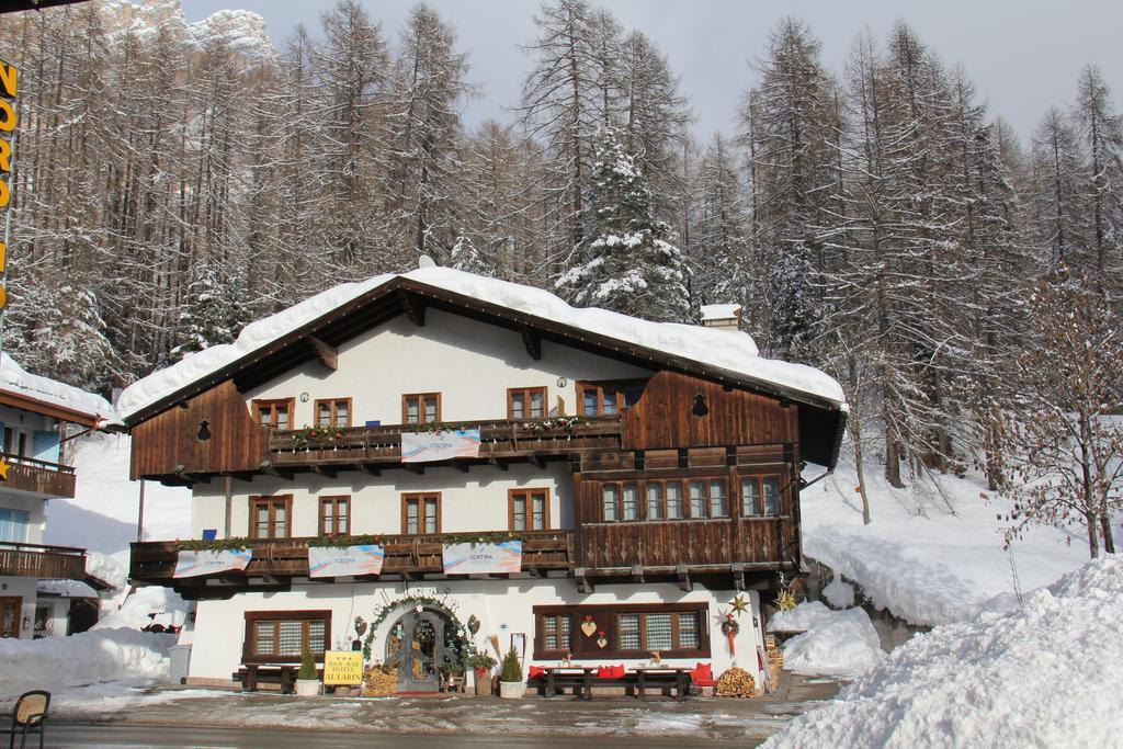 Hotel Al Larin Кортина д'Ампецо Екстериор снимка