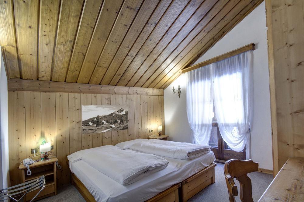 Hotel Al Larin Кортина д'Ампецо Екстериор снимка