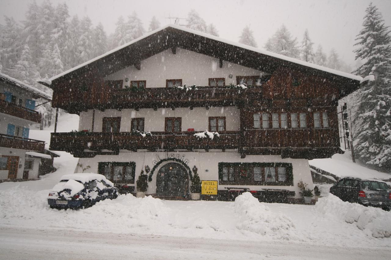 Hotel Al Larin Кортина д'Ампецо Екстериор снимка